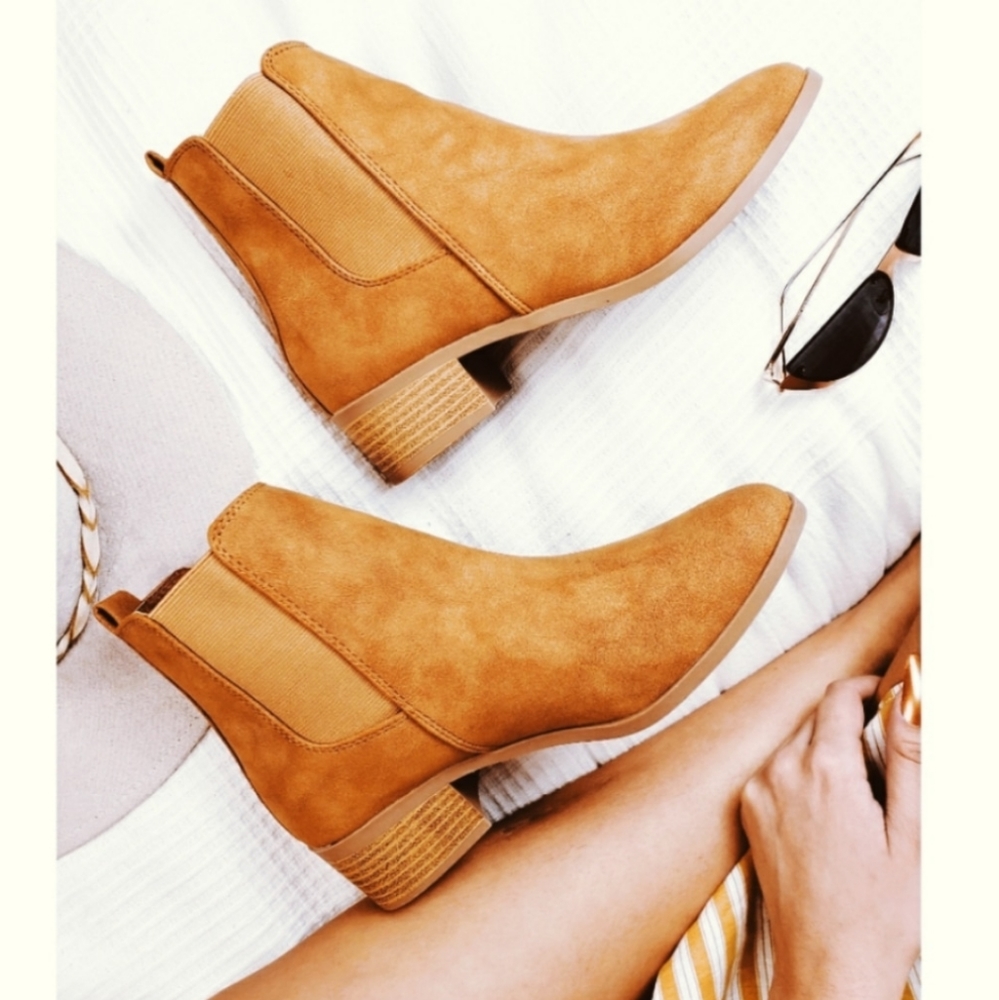 Winter Lovin// camel ankle boot - Picture 2 of 7